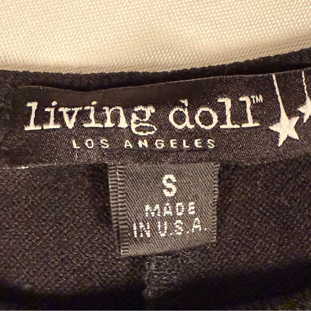 Living Doll Black Sleeveless Crop Top - Picture 6 of 7